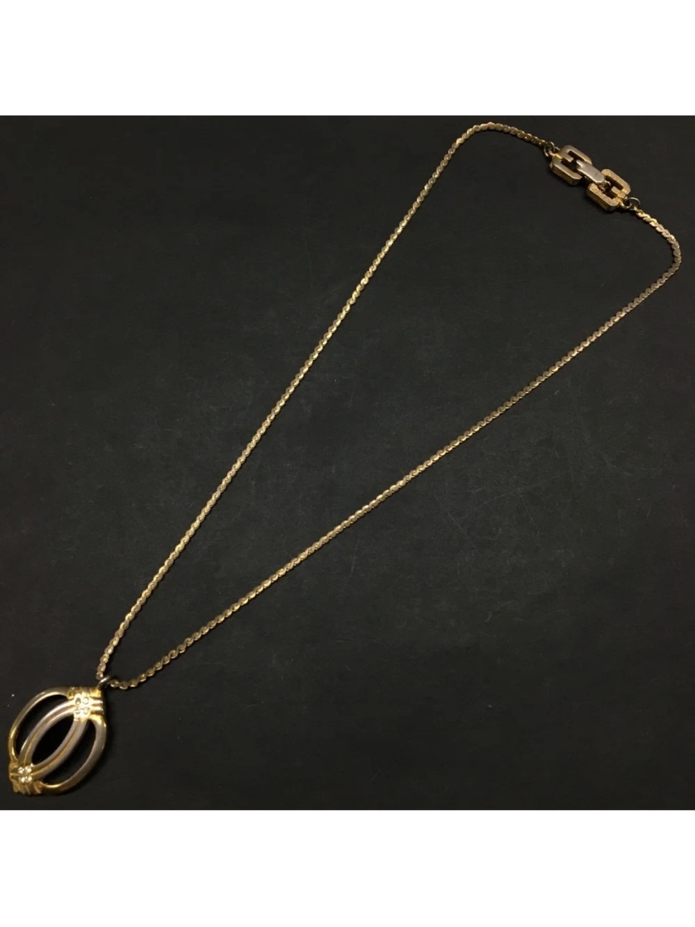 Vintage GIVENCHY 1980 Rhinestone Two-Tone Openwork Pendant Necklace👝